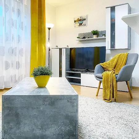 Centre Au Calme , Parking Prive Interieur Car Et Bike *