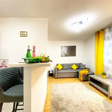 Appartement Centre Au Calme , Parking Prive Interieur Car Et Bike *